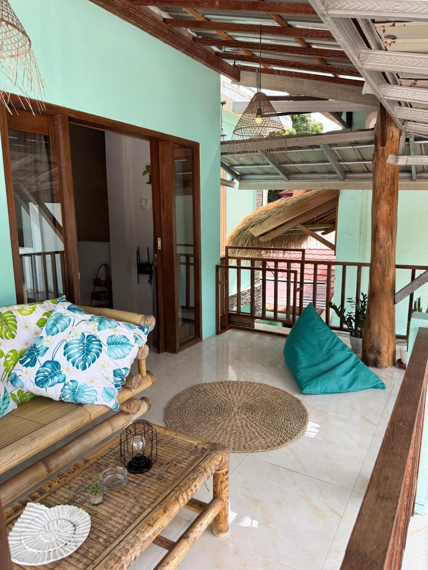 Secret Spot Surf And Stay Kuta  エクステリア 写真