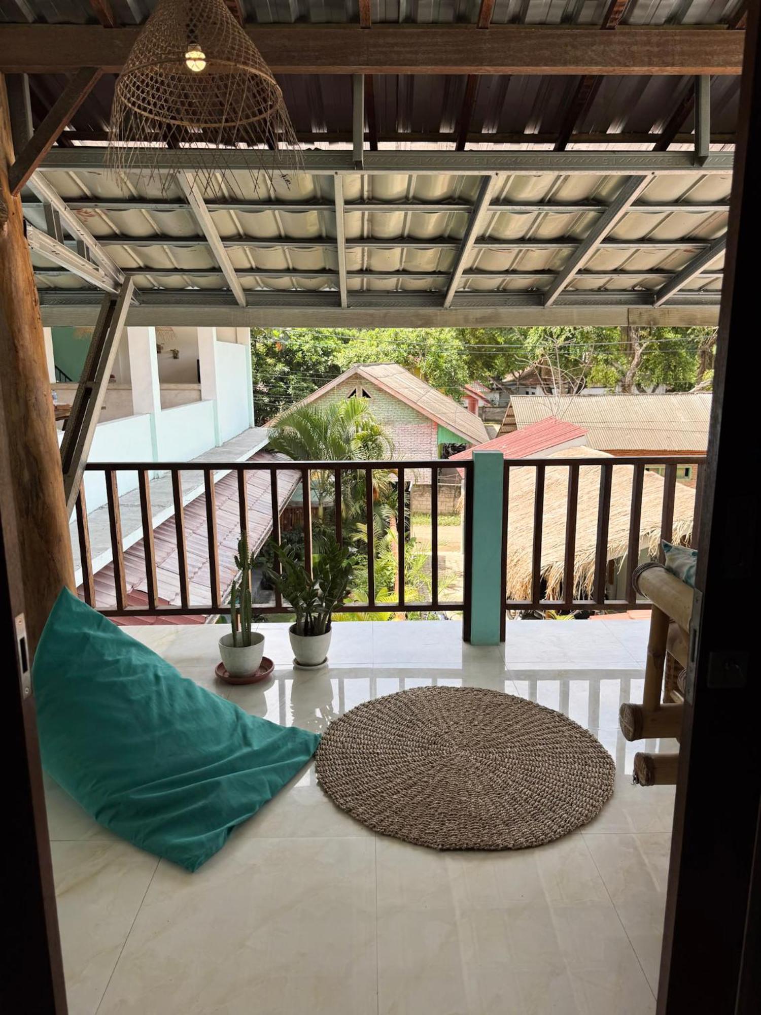 Secret Spot Surf And Stay Kuta  エクステリア 写真