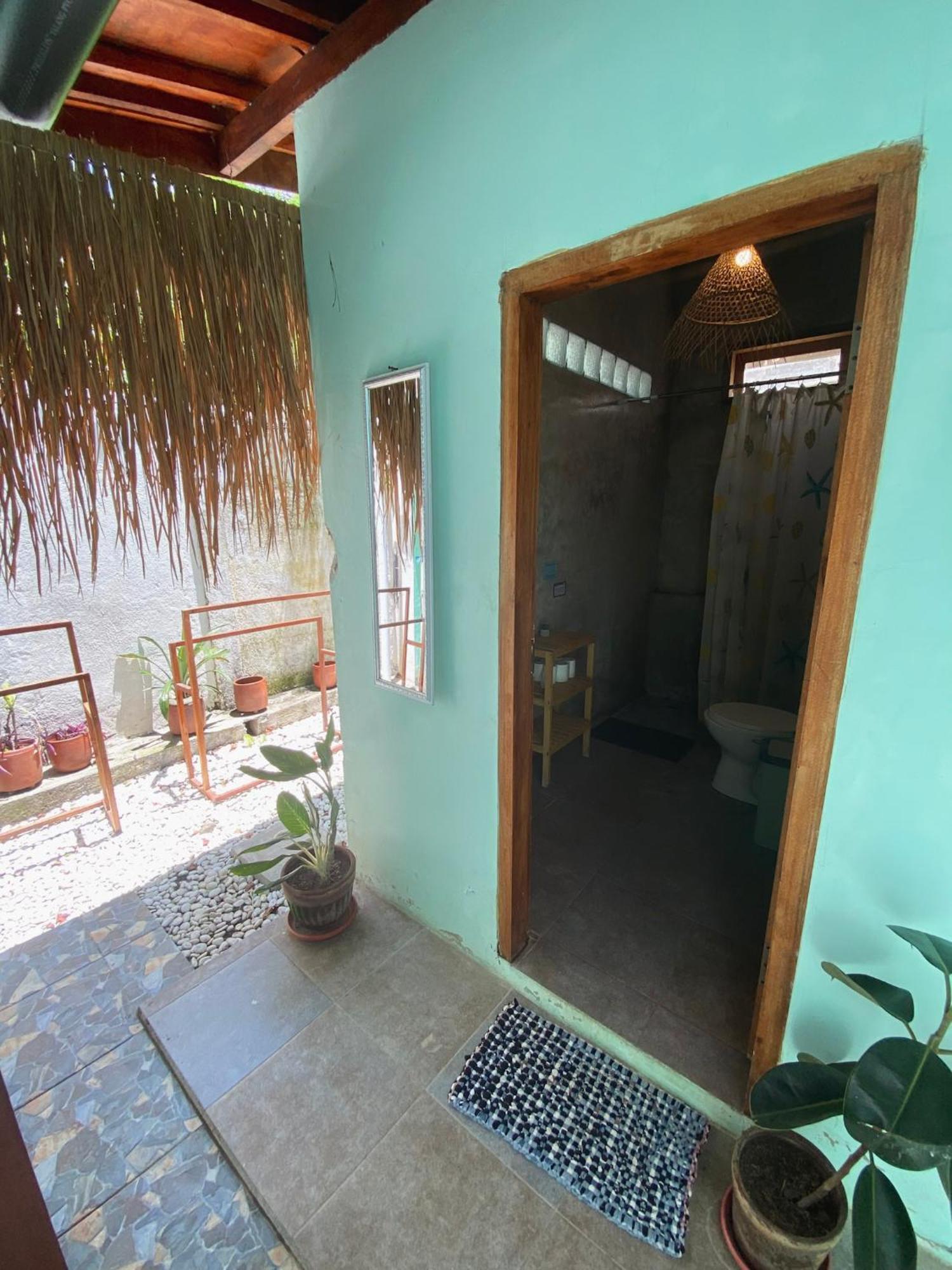 Secret Spot Surf And Stay Kuta  エクステリア 写真