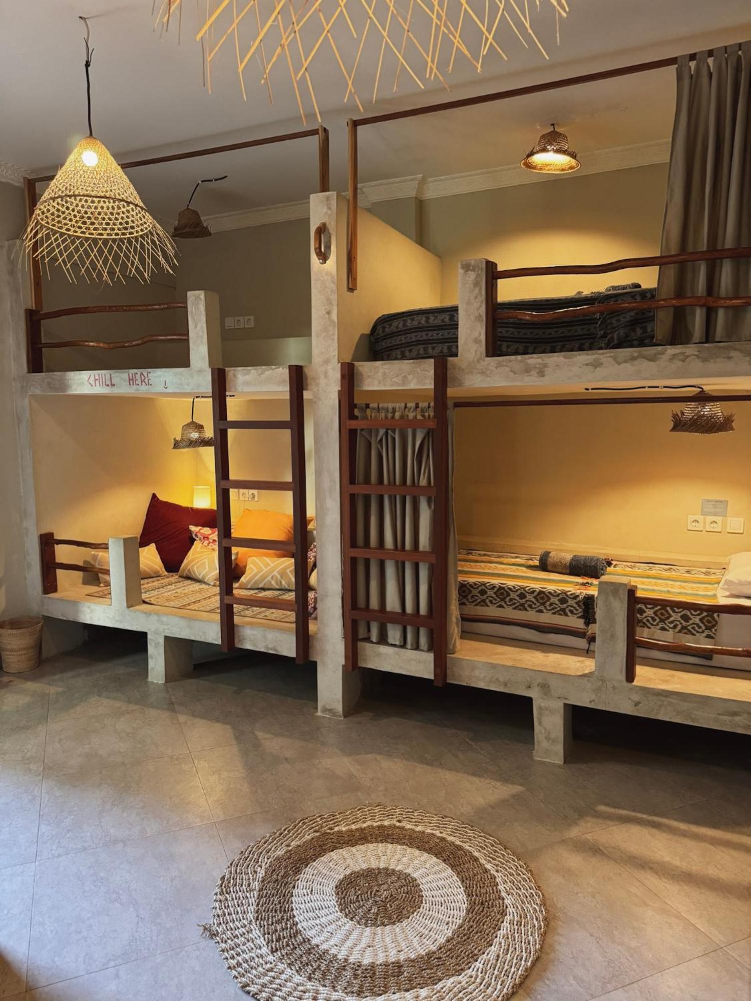 Secret Spot Surf And Stay Kuta  エクステリア 写真