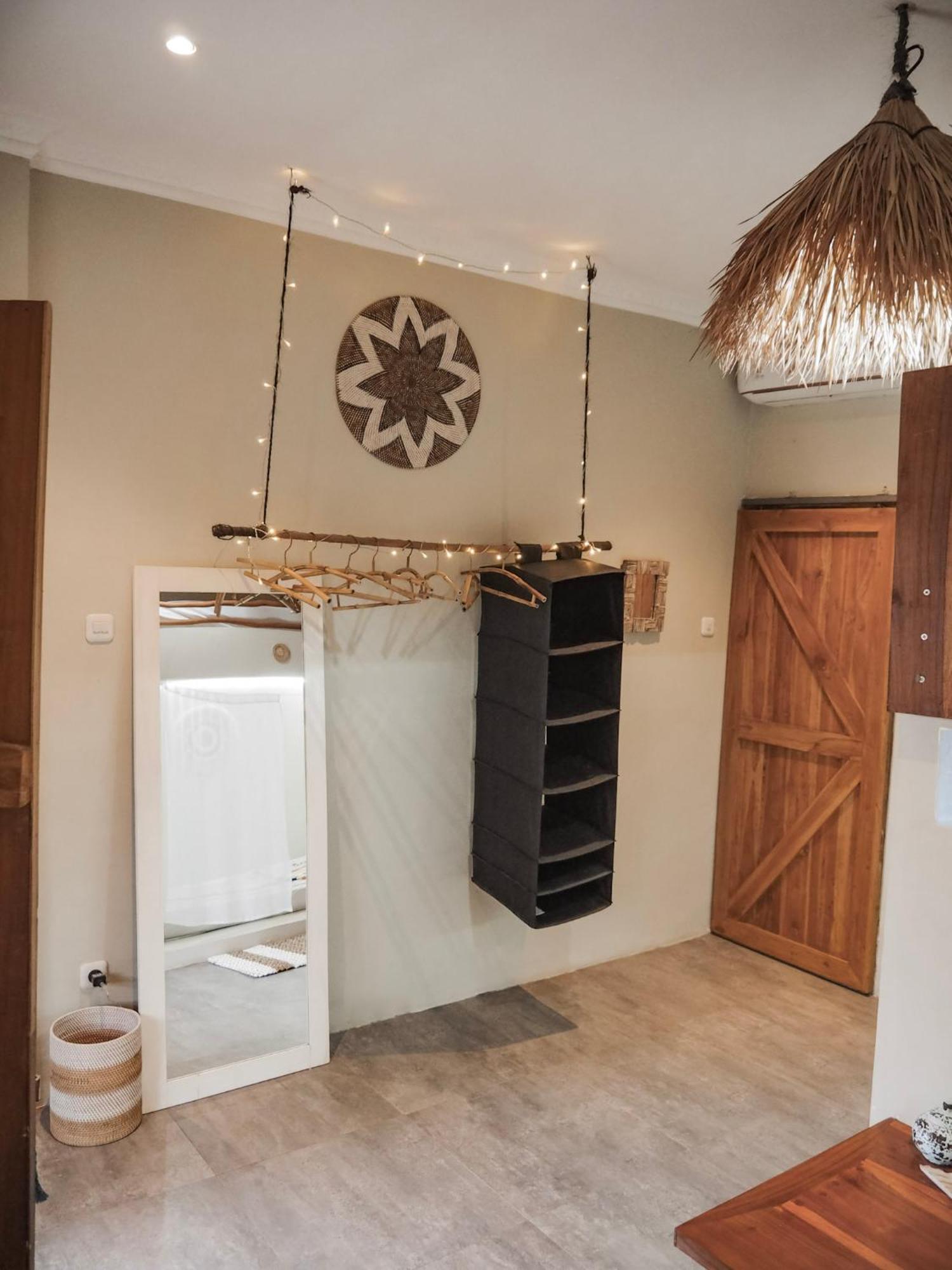 Secret Spot Surf And Stay Kuta  エクステリア 写真